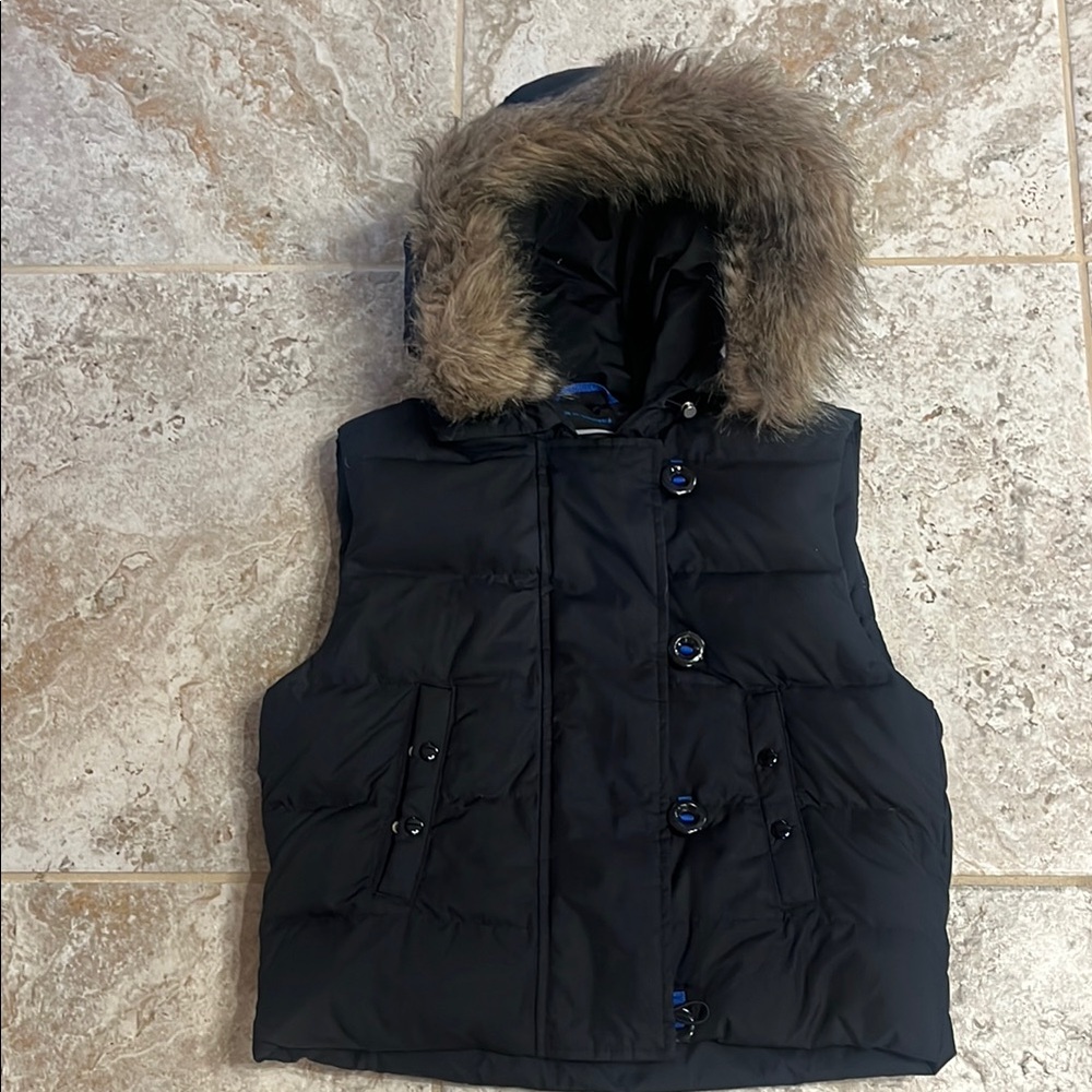 Women’s Gap Puffer Vest Jacket